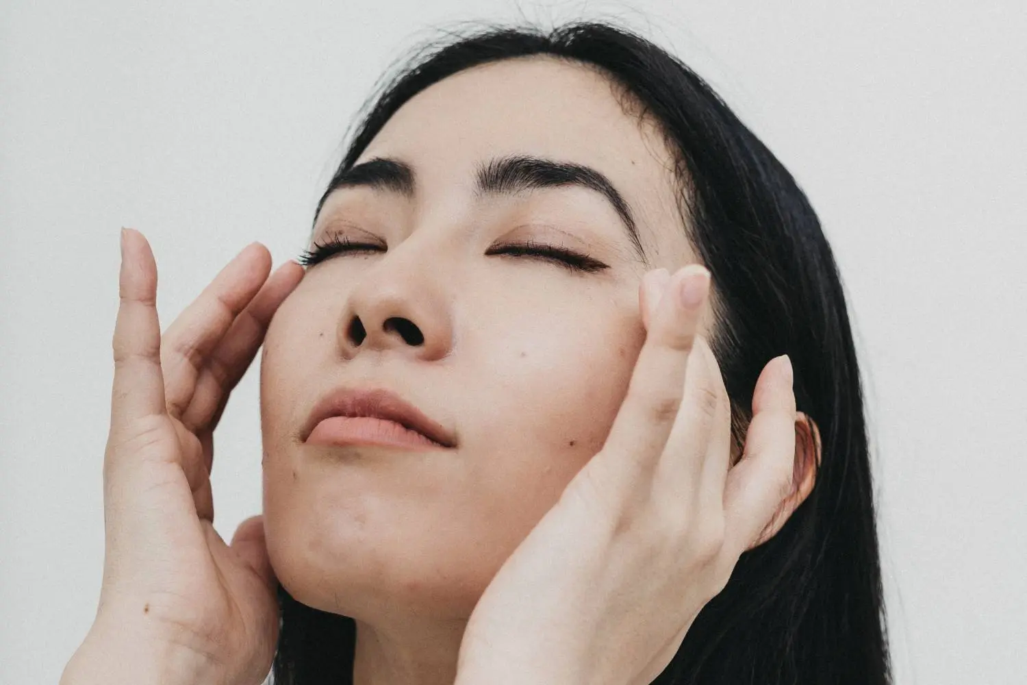hyaluronic-acid-benefits-hydration hyaluronic-acid-benefits-hydration