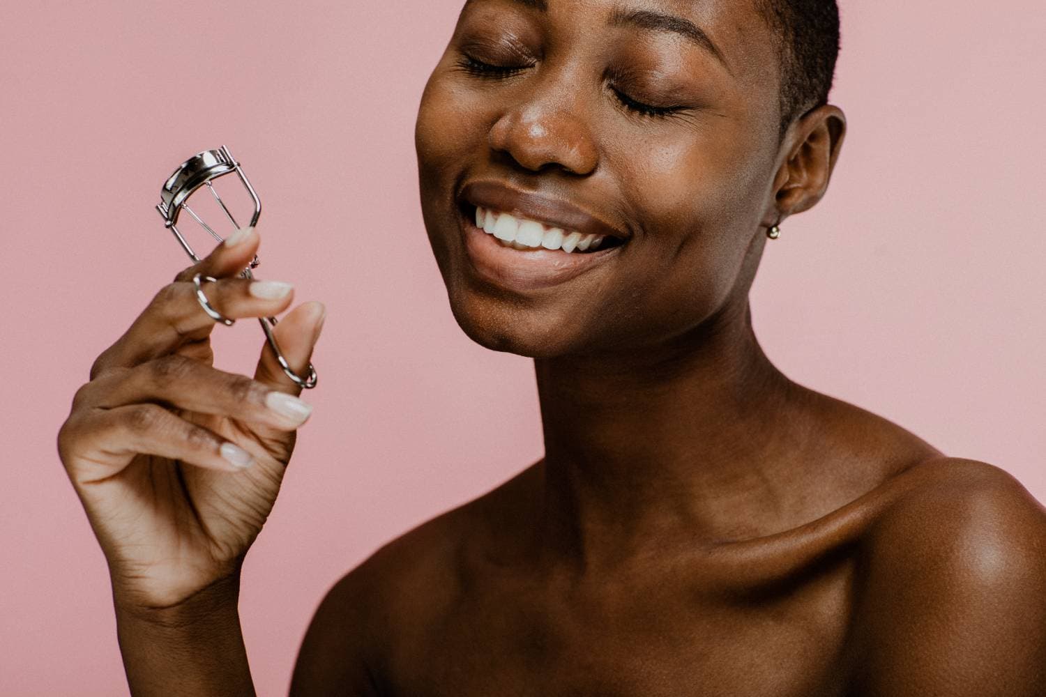 essential-makeup-accessories essential-makeup-accessories