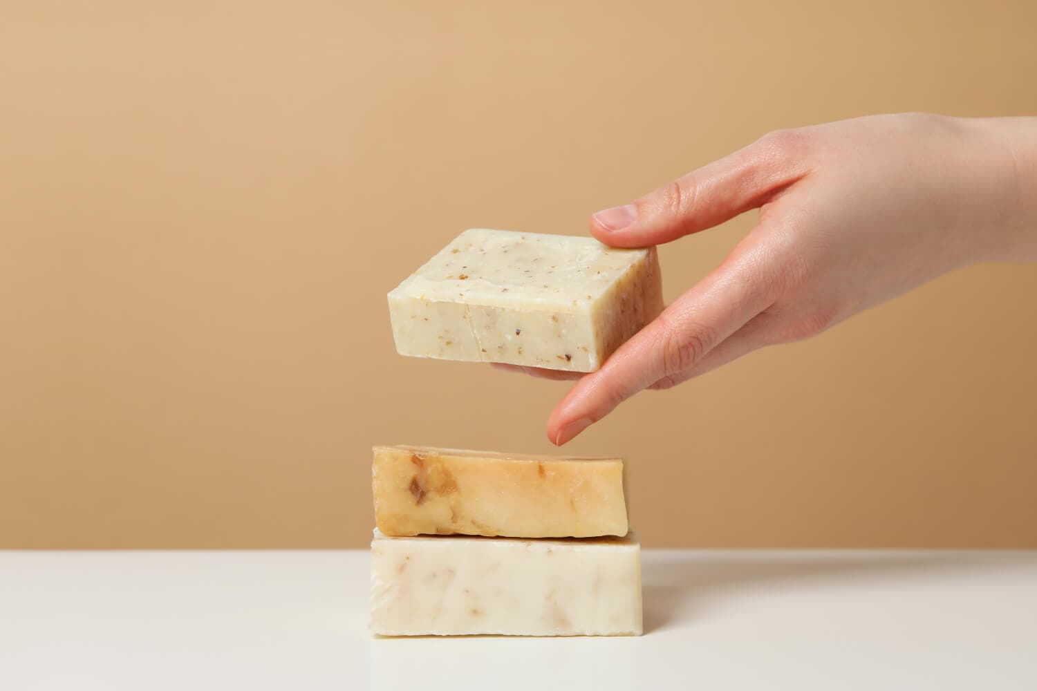 How to Use a Shampoo Bar: The Full Guide How to Use a Shampoo Bar: The Full Guide