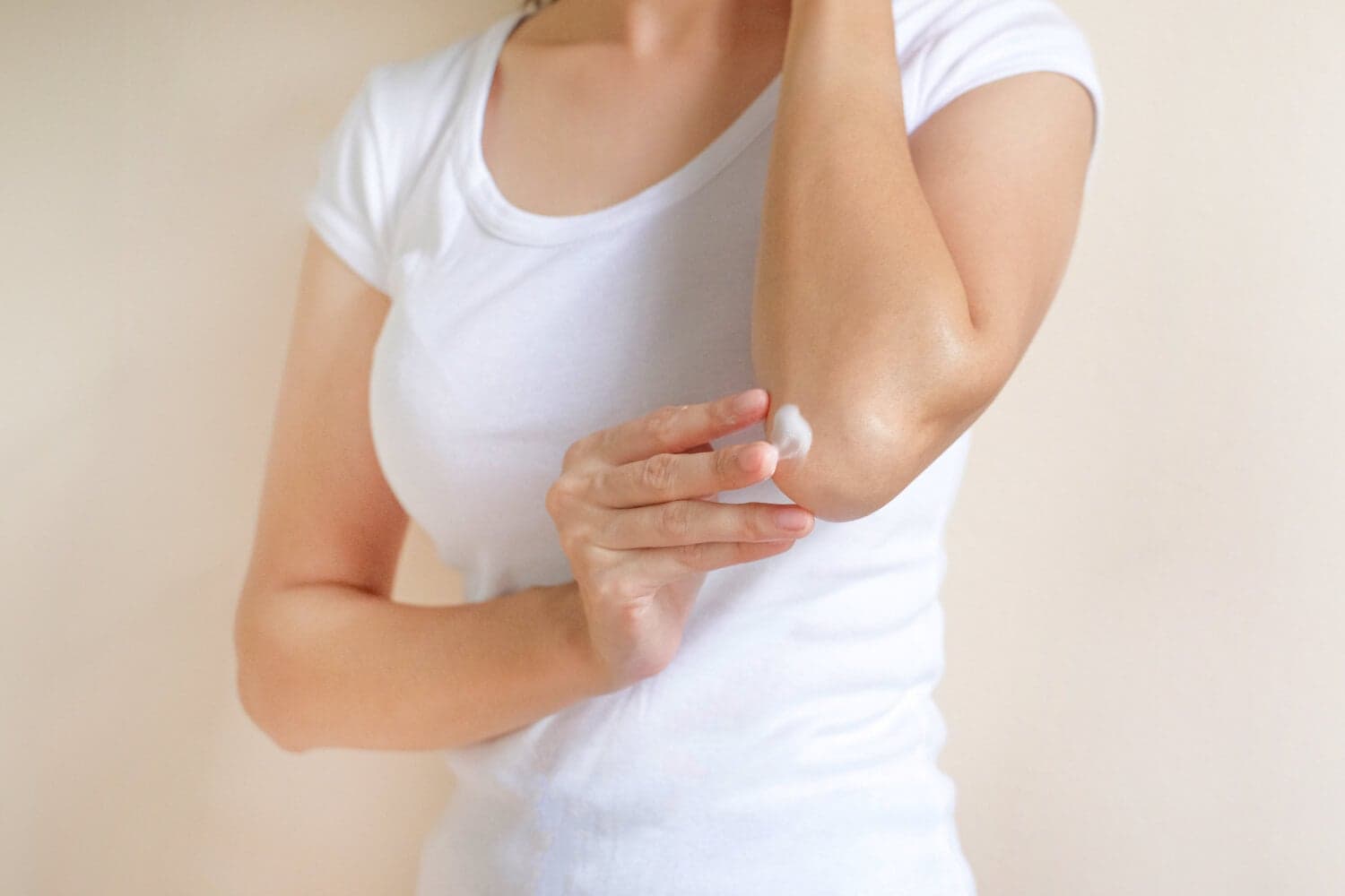 How to Care for Dark Elbows and Knees How to Care for Dark Elbows and Knees